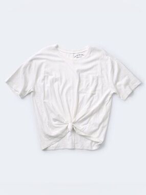 Aeropostale OG Tee Collection: White Boyfriend Front Pocket Crew Neck Tee